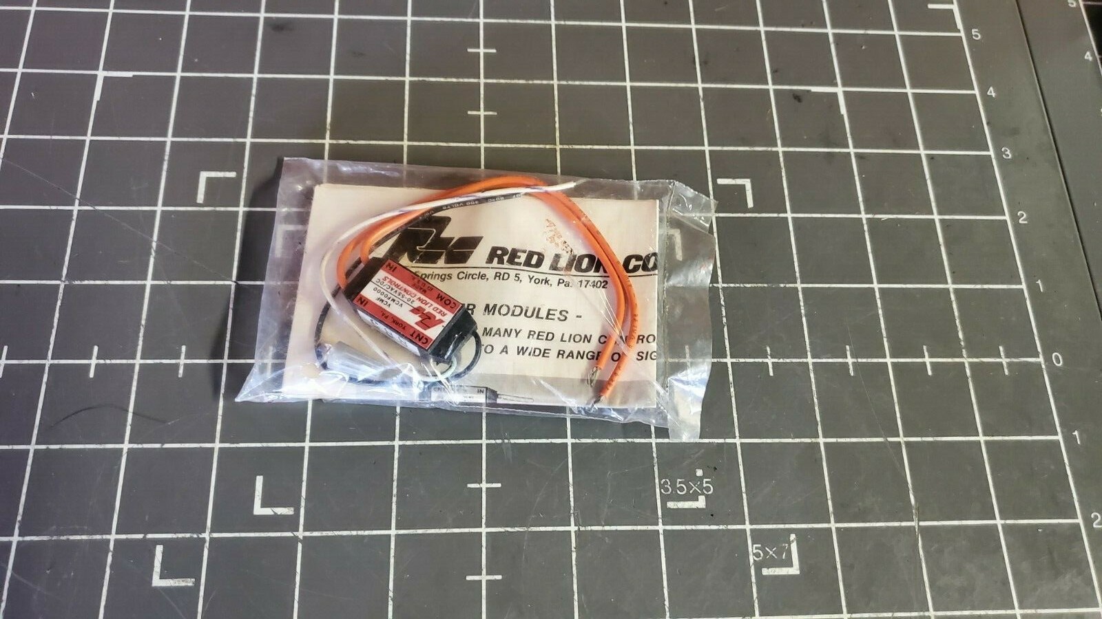 Red Lions Controls Signal Converter Module, VCMF0000 / 20-55VAC/DC