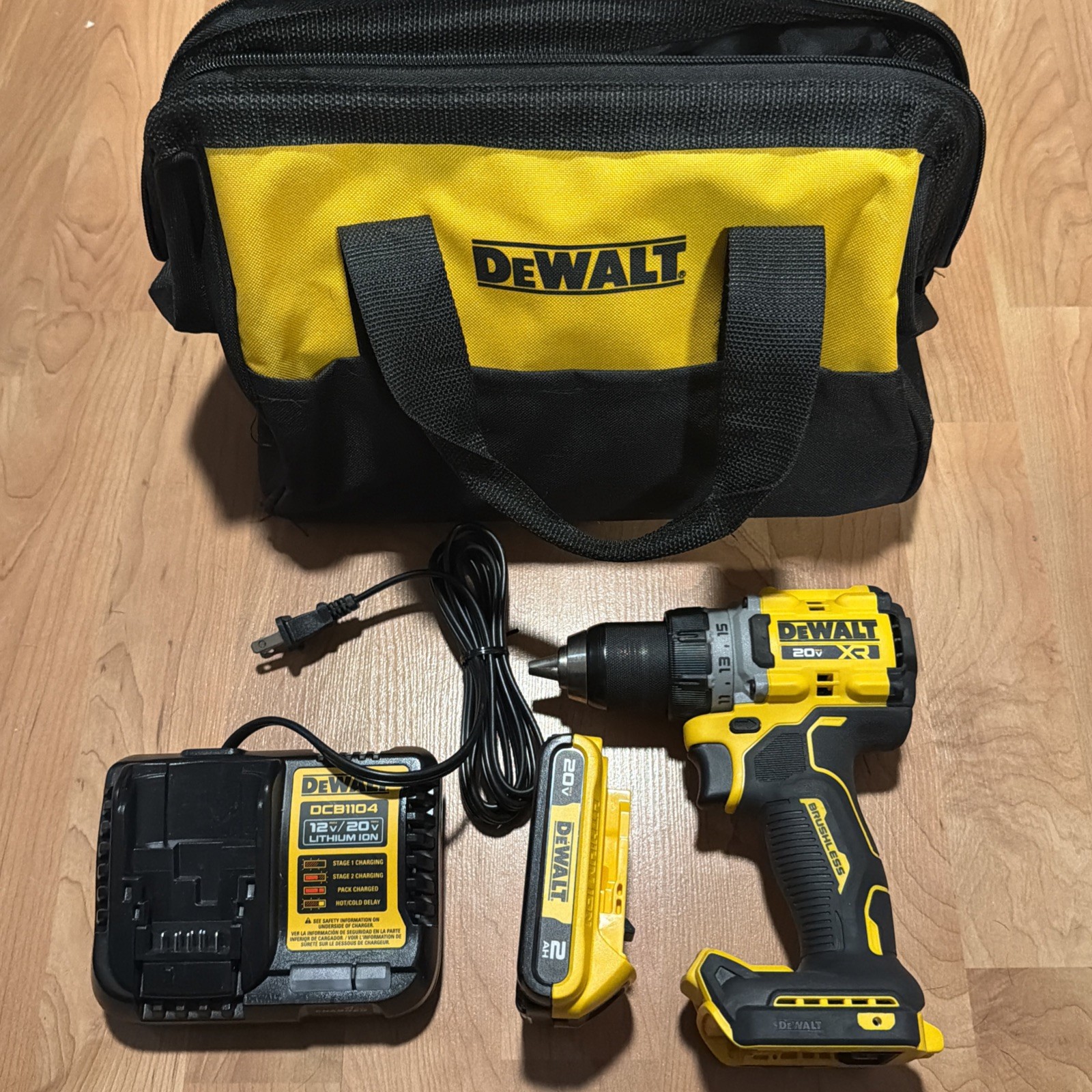 DEWALT DCD800 20V MAX XR Brushless 1/2" Drill Driver Kit Battery Charger Bag