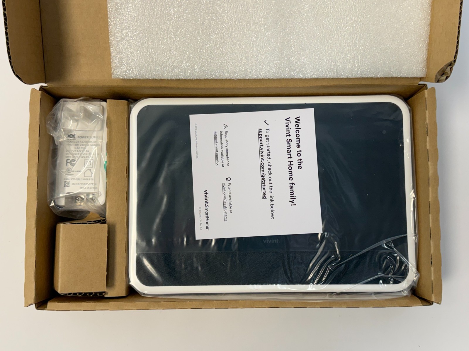 Vivint Smart Home Hub – Model VS-SH2000-C00 | Central Control Panel