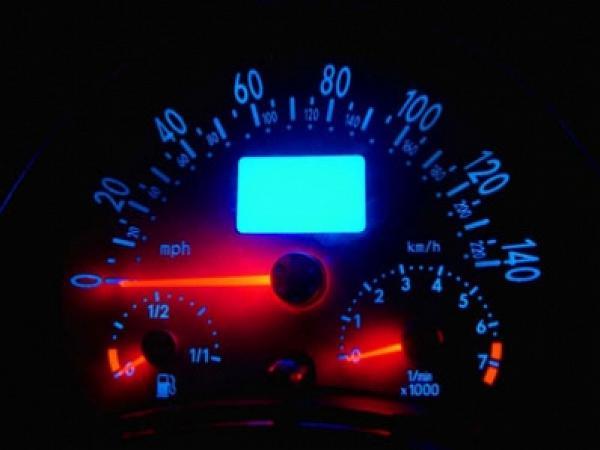 1998-2004 VW Beetle Dash Cluster White Face Gauges 98-04