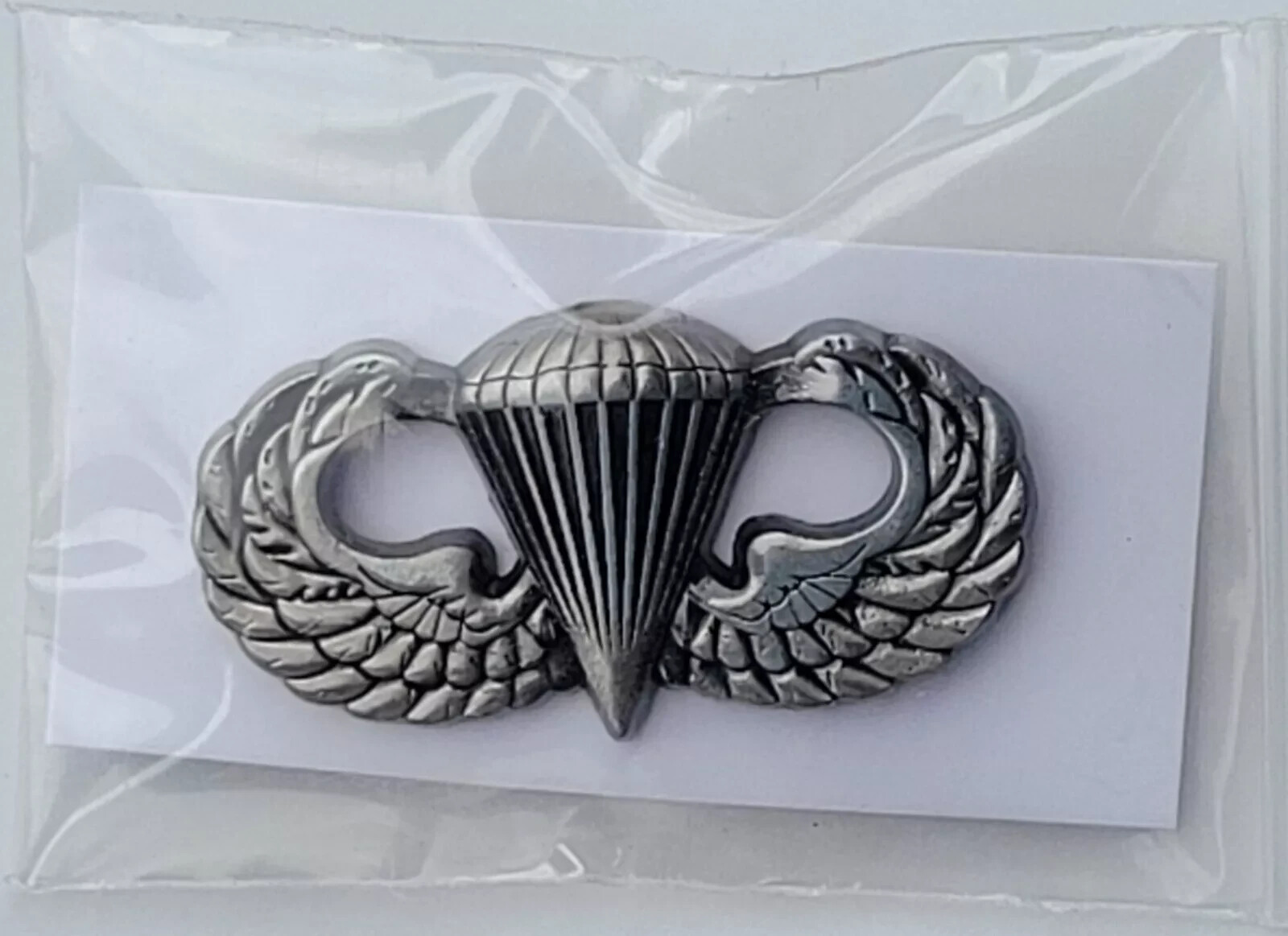 GENUINE U.S. ARMY BADGE PARACHUTE  SILVER OXIDIZED