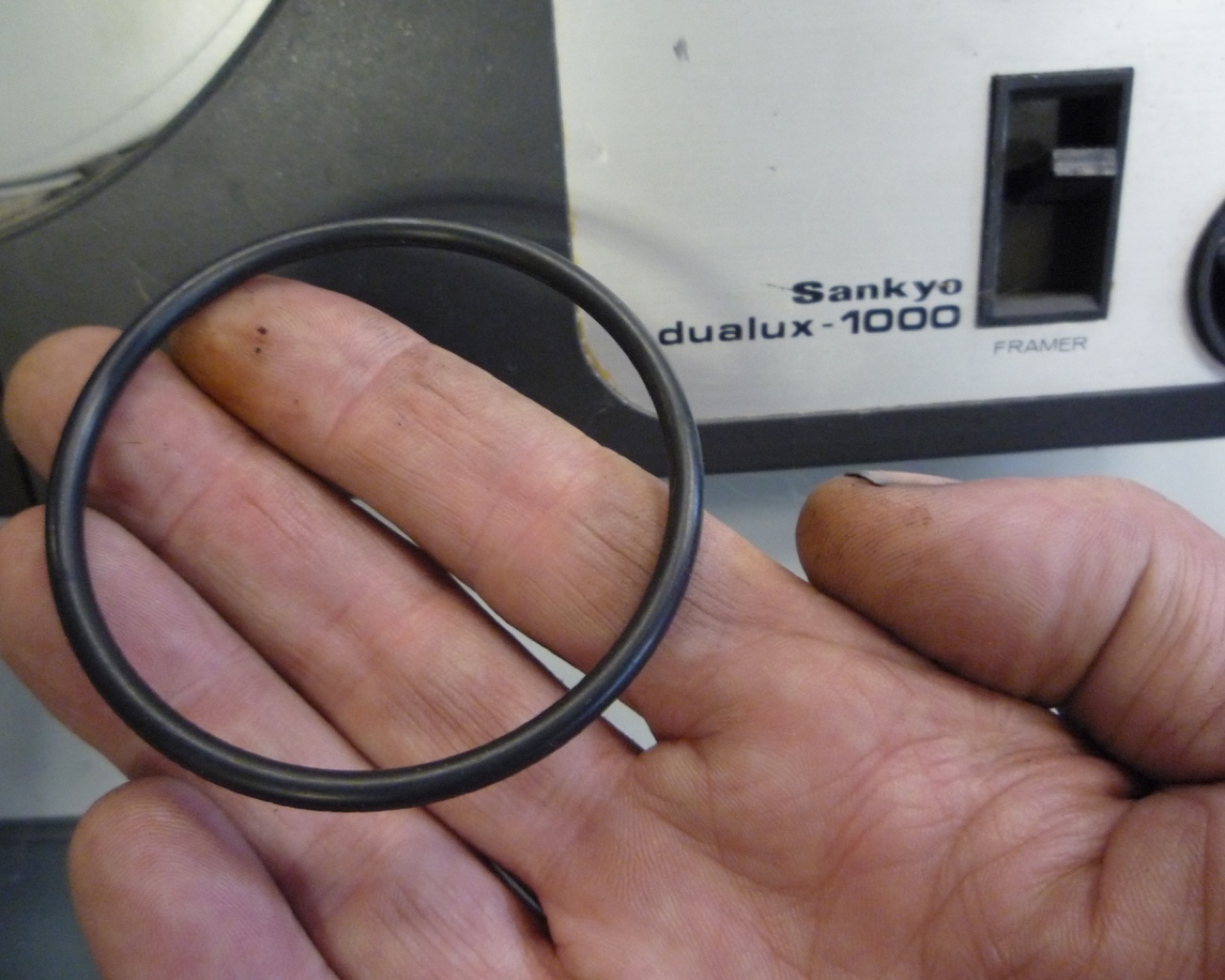 SANKYO DUALUX 1000 MOVIE PROJECTOR MOTOR BELT REPLACEMENT DRIVE BELT & SUPPORT