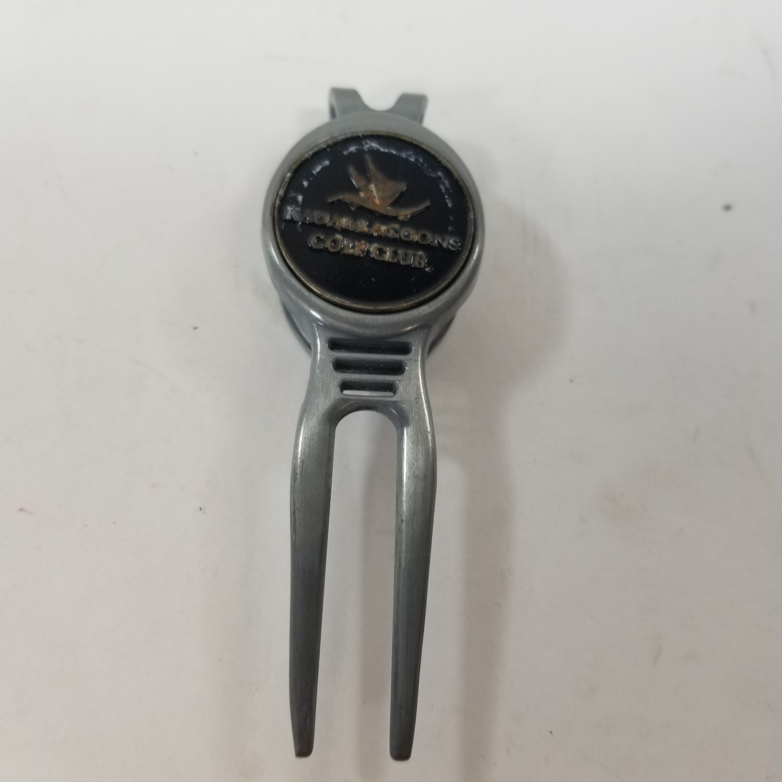 Rare Kauai Lagoons Golf Club Metal Golf Divot Tool Lihue, Hawaii Magnetic Clip