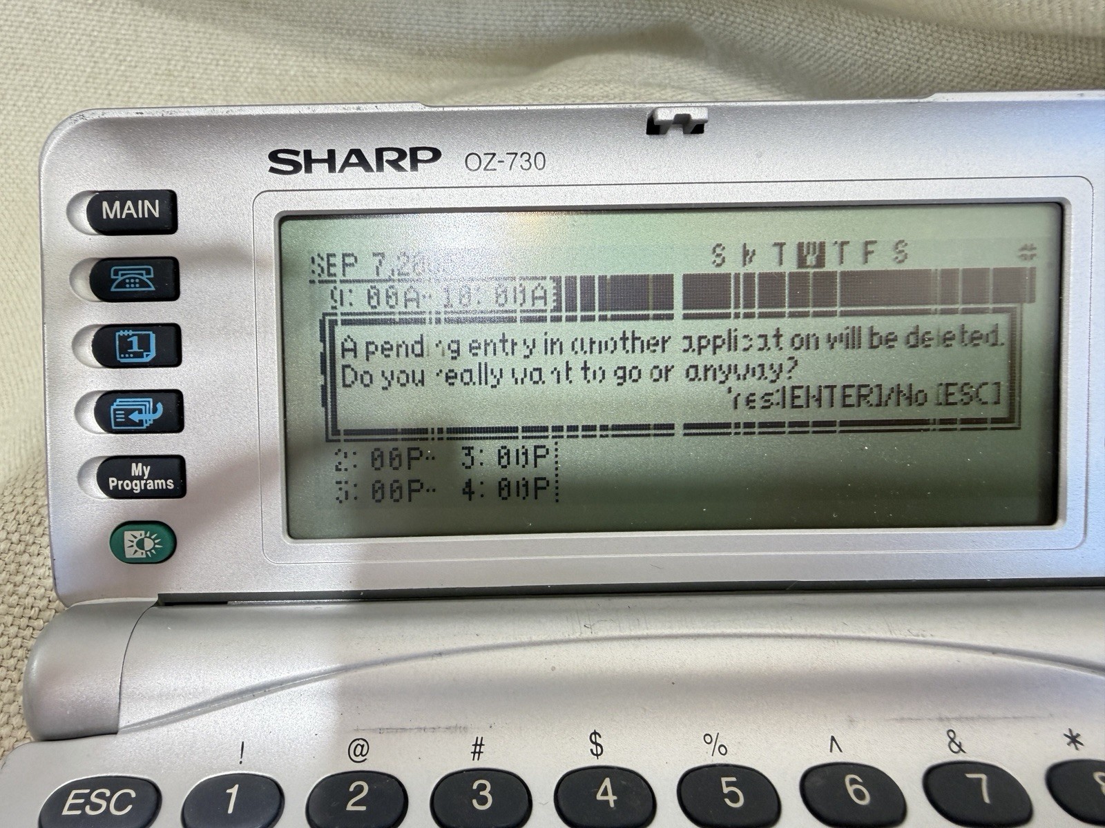 Sharp Wizard OZ-730 Electronic Organizer PDA w/ Manual Tested Missing LED Segmen
