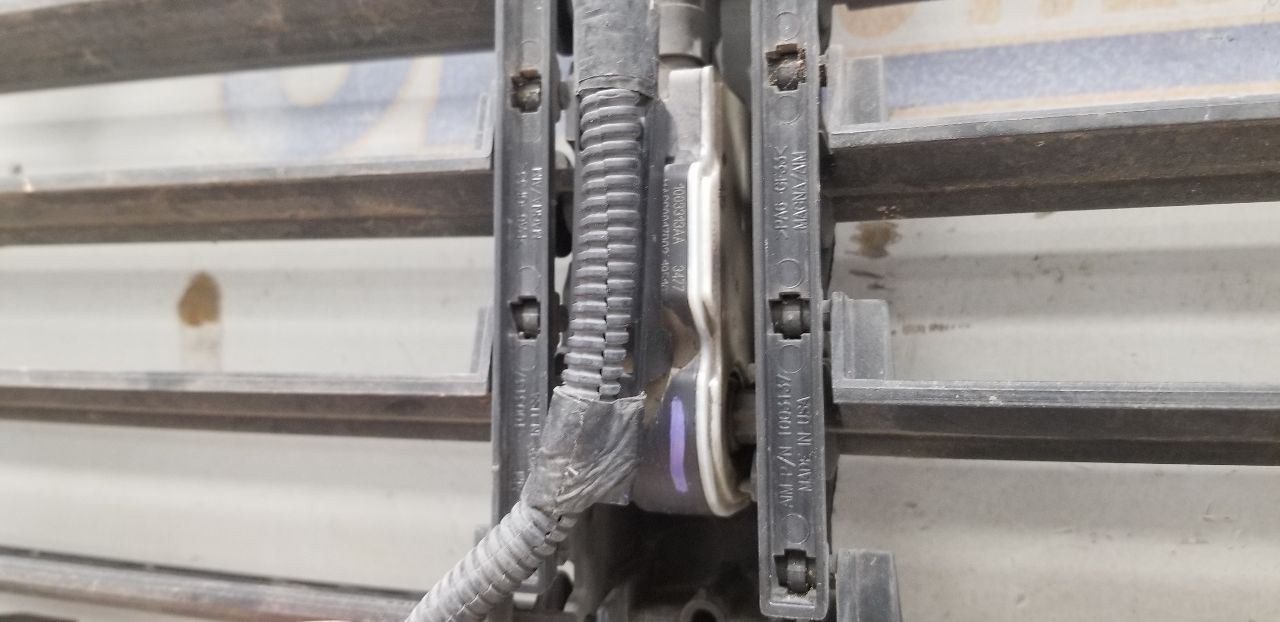 18 GMC SIERRA DENALI 1500 6.2L FRONT AIR SHUTTER