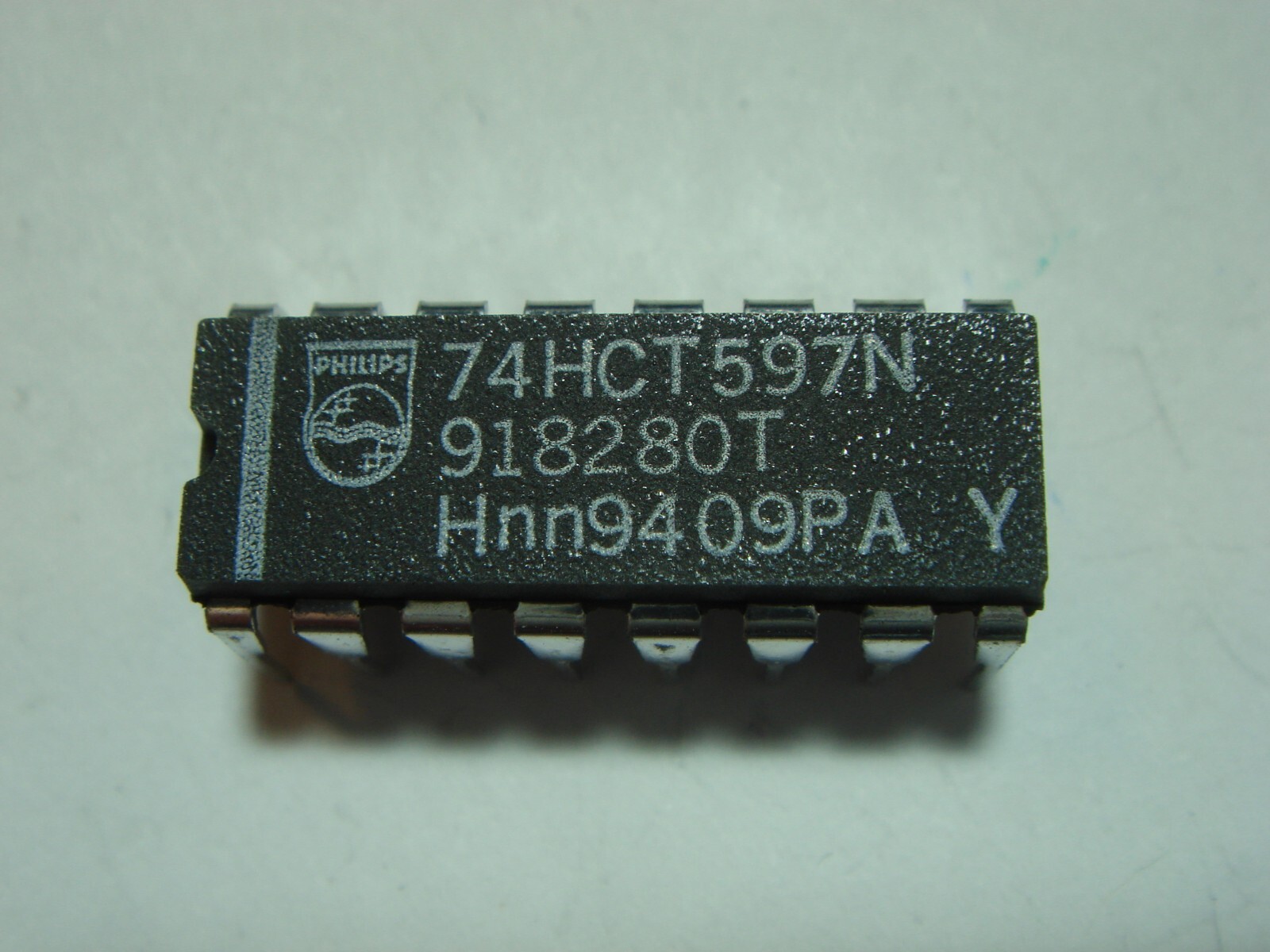74HCT597 DIL HCT-CMOS IC Circuit #AE21-24