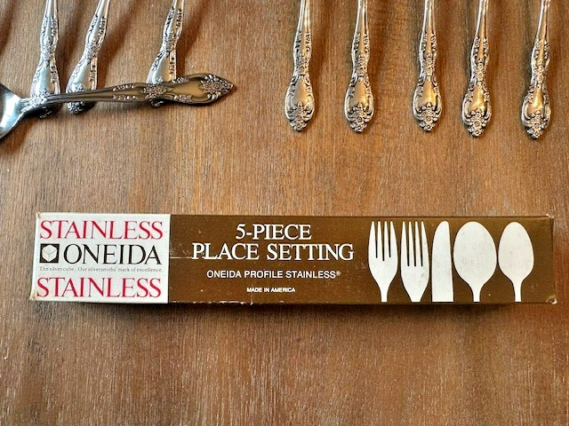 Oneida Profile Galveston Stainless Flatware 30 piece Set with original boxes
