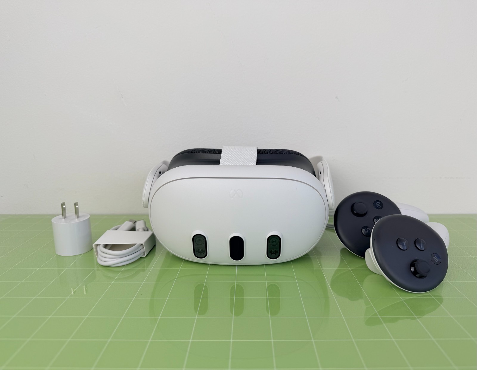 Meta Quest 3 Virtual Reality Headset - 128GB (Grade B)