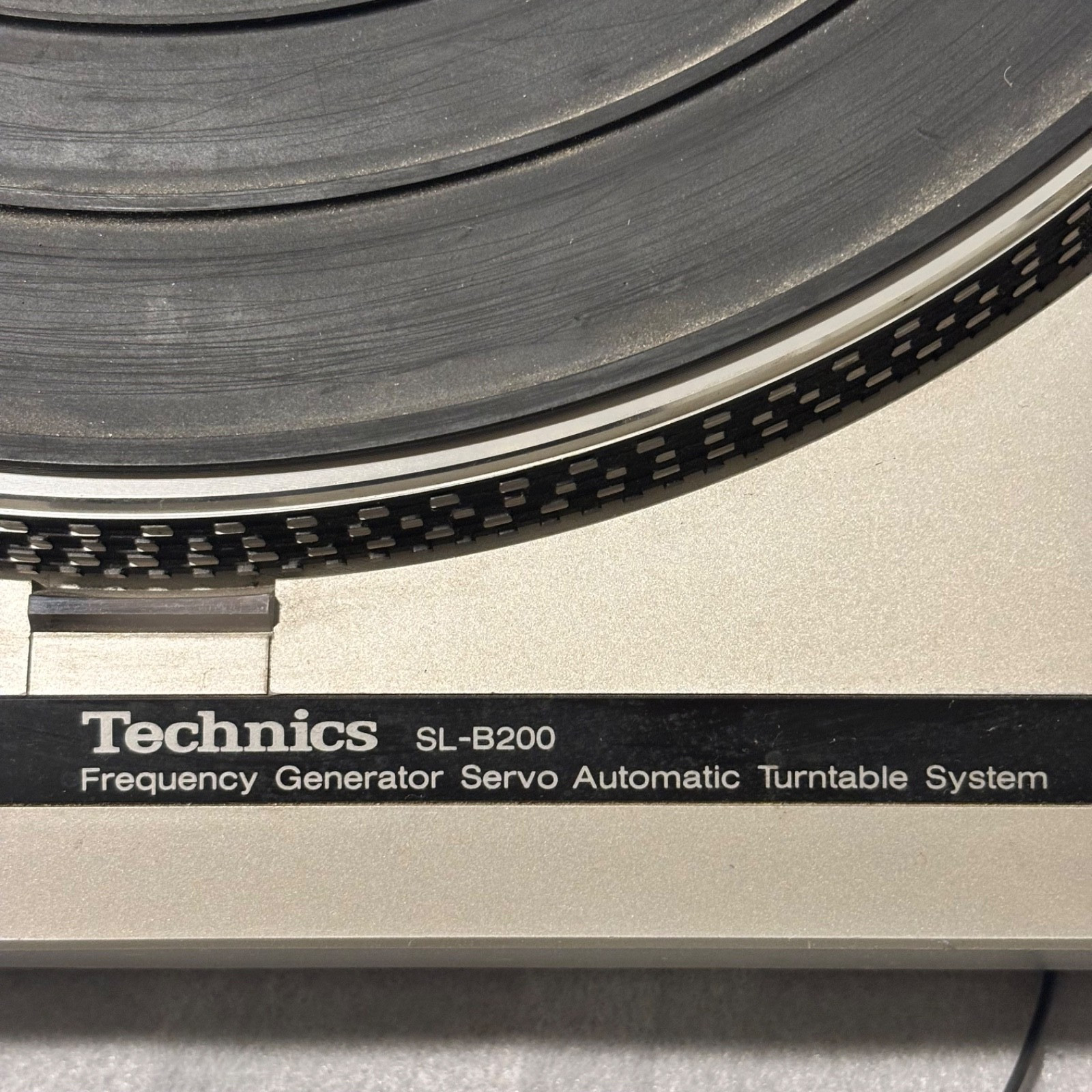 Technics SL-B200 Turntable Working