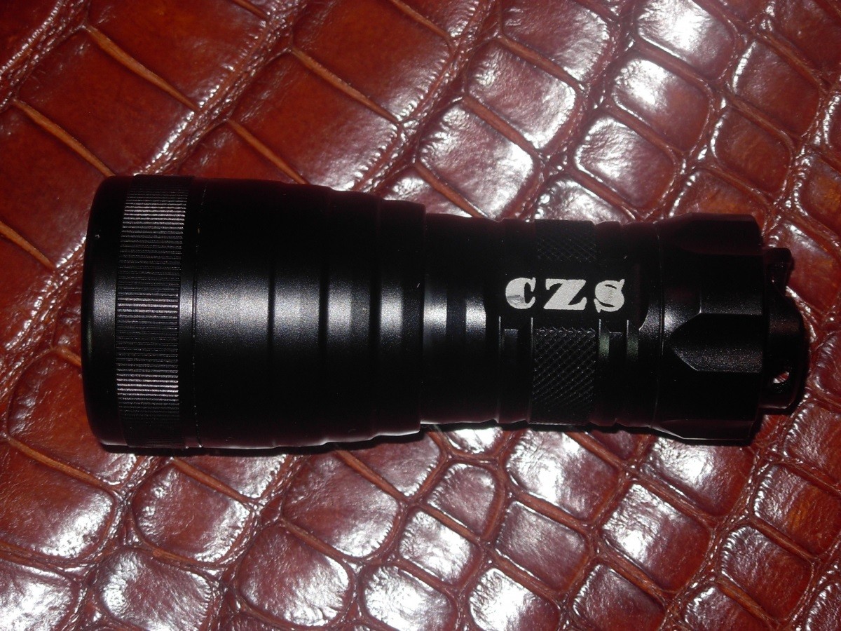 Comfort Zone Scuba 1000 Lumens Land and Sea Light