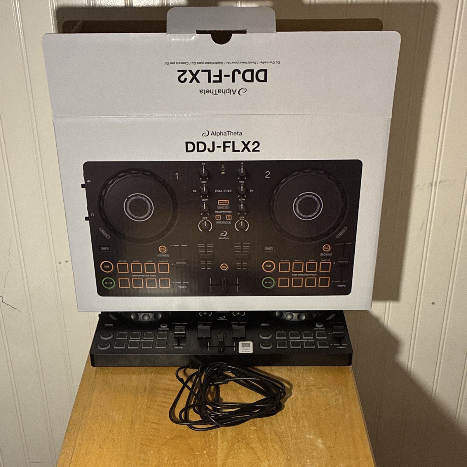 AlphaTheta DDJ-FLX2 2-Deck 2-Channel USB Powered DJ Controller, 8 Pads, Black