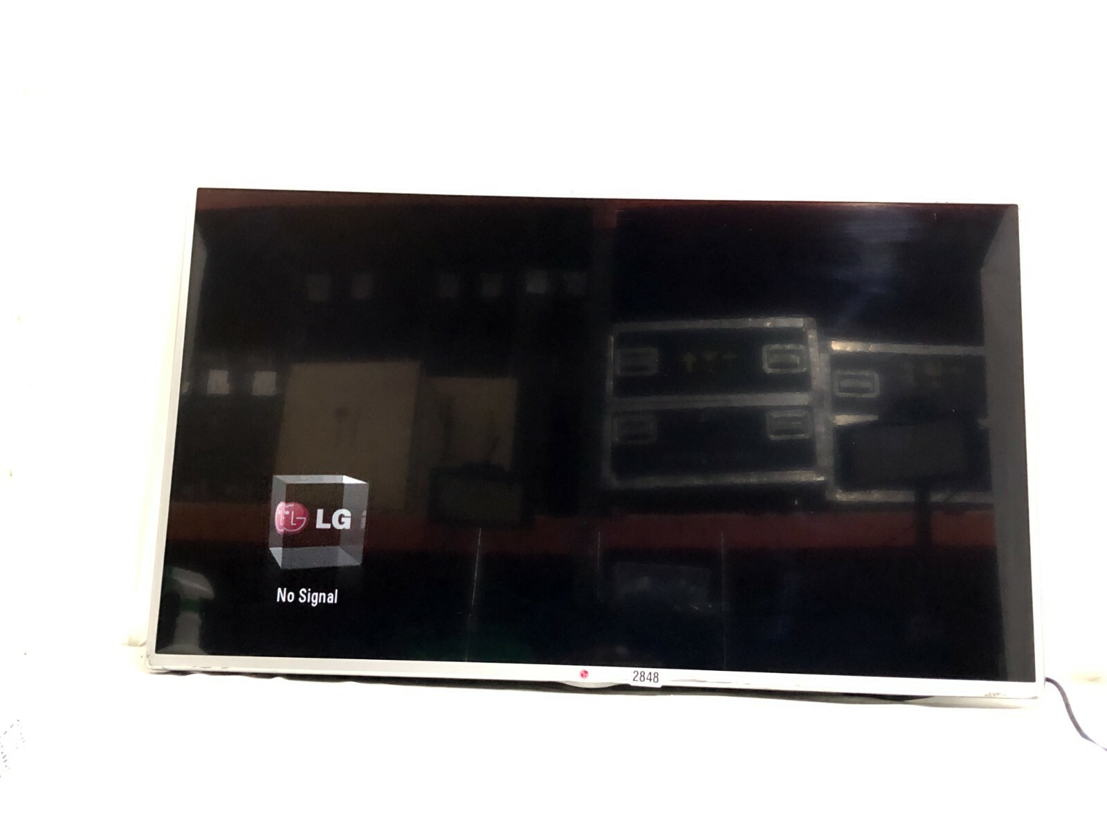 LG 47LB5900-UV 47" 120HZ LED Backlit TV W/Remote #2848 #2849 (One)