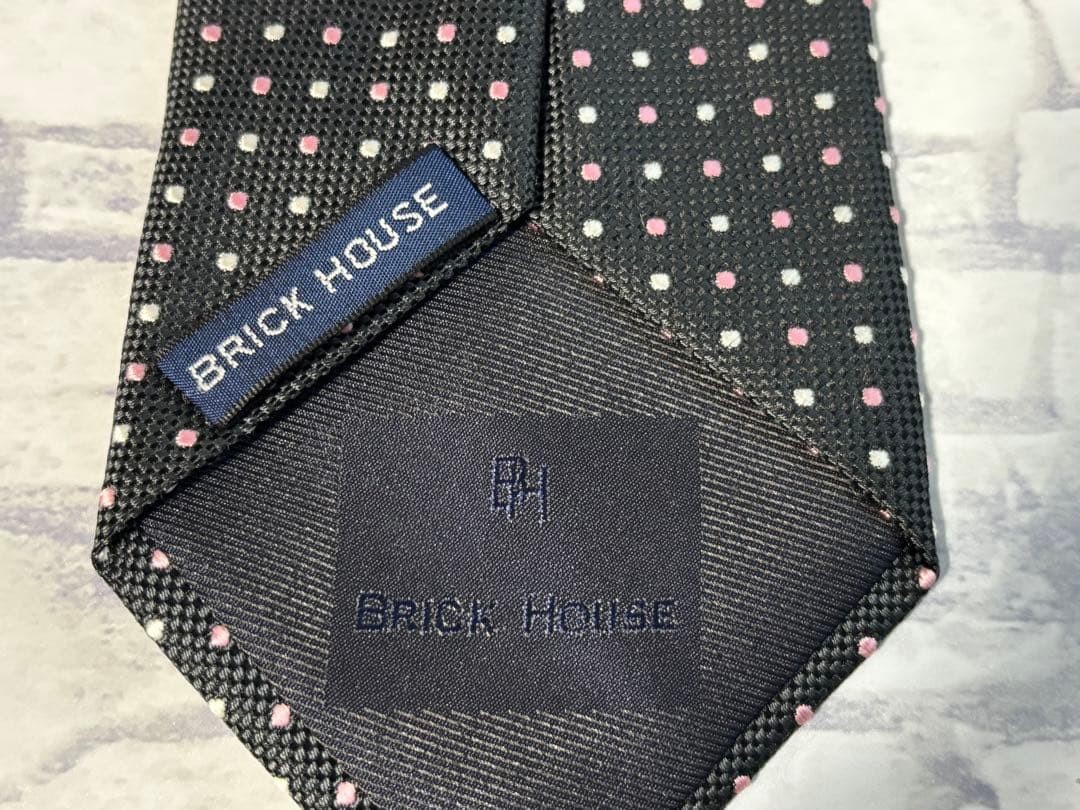 BRICK HOUSE 100% Silk Dot Pattern tie Good Gray Polka Dots