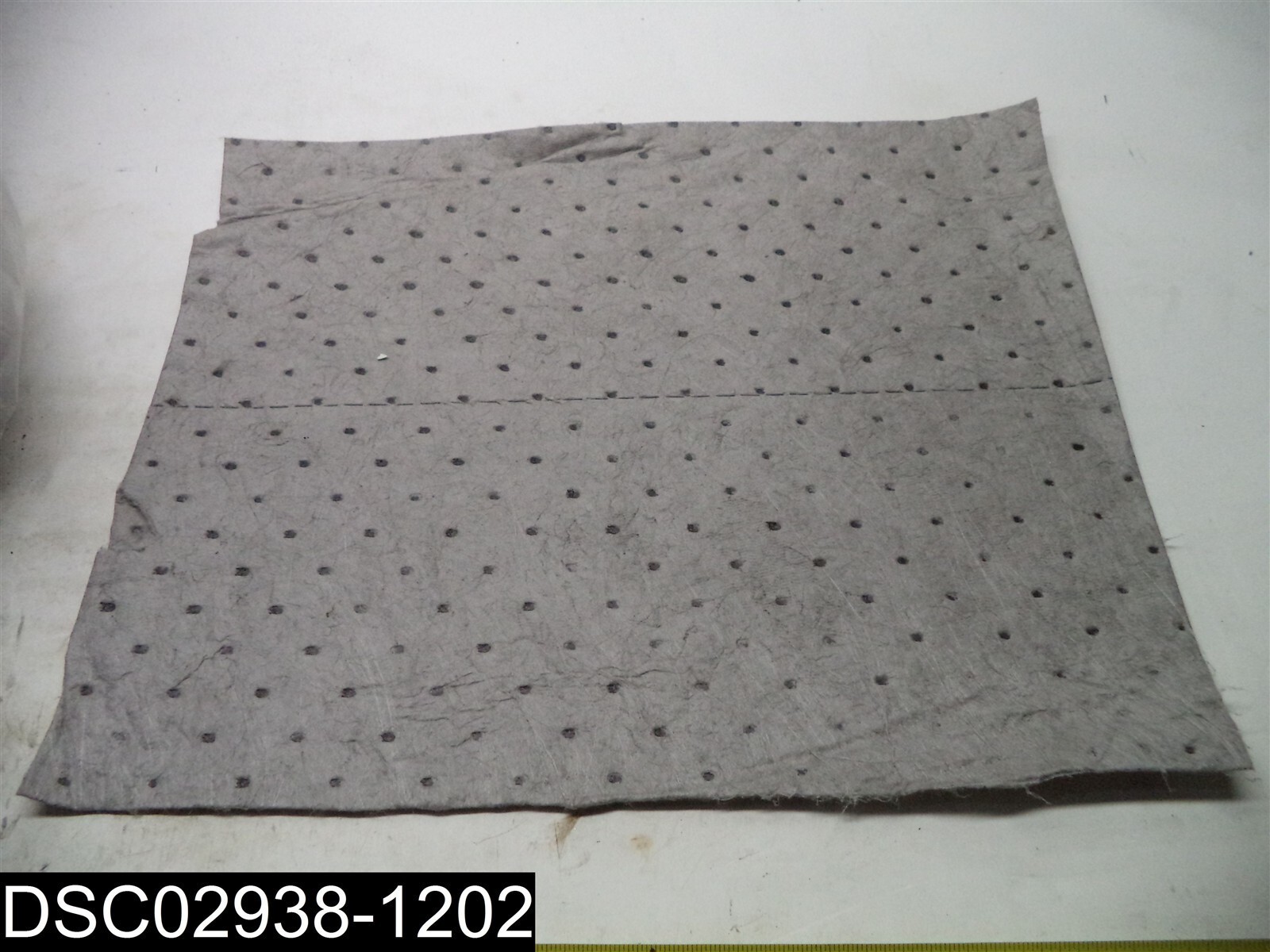 QTY=400: VLMDW200 Vallen Sorbent Pad Lightweight Hold 18-1/2" X 7-1/2"