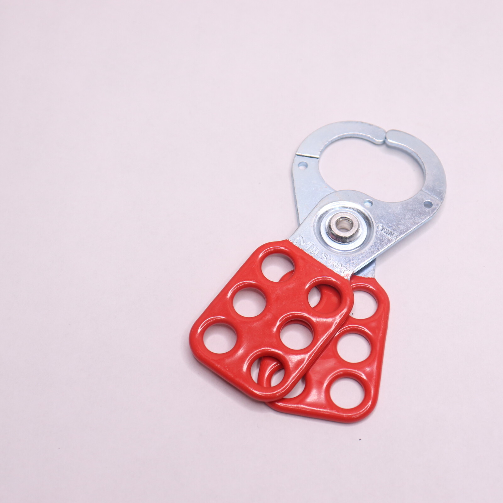 Master Lock Safety Lockout Steel Red 1" Jaw 420