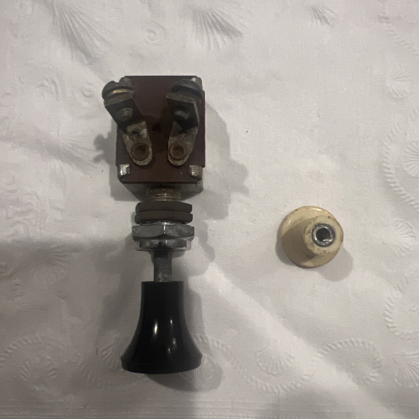 Cessna 172G NAV navigation light switch 0713026-4 SPST