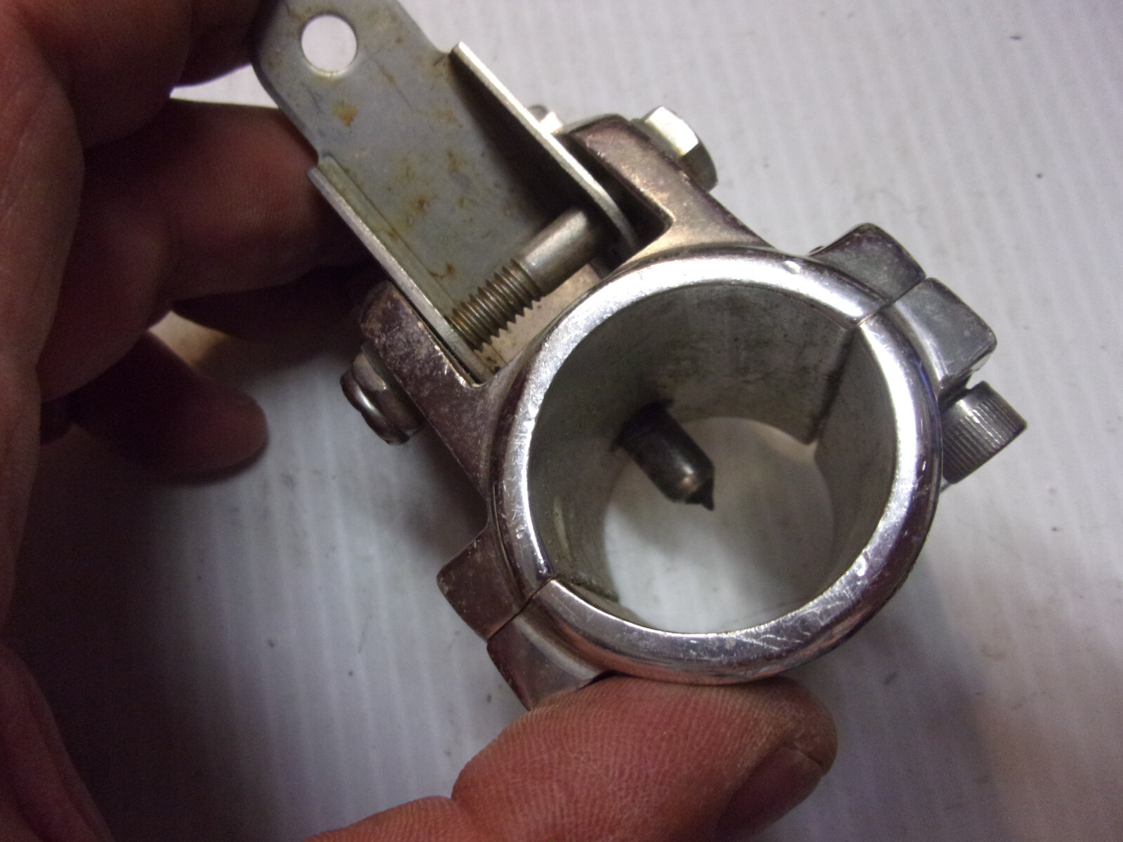 RUPP MARINE OUTRIGGER locking coupler 1-1/4" ID