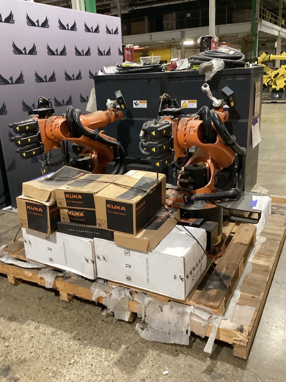 PAIR OF KUKA KR16 L6-2 Robots w/ KR C4 NA Controls + TT3A Reamers NEW