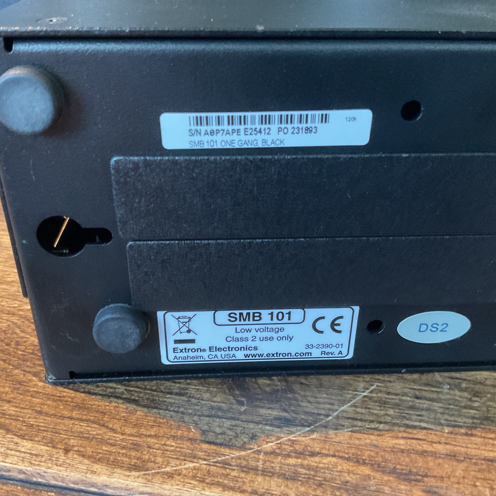 EXTRON 21-058-00LF MLC 52 REV.D CONTROL DISPLAY WALLMOUNT