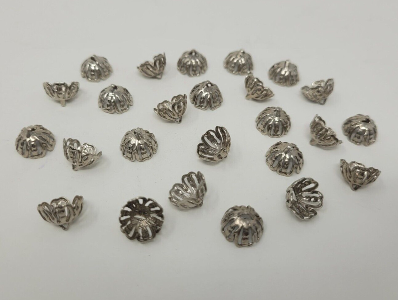 25 pcs VTG Silver Tone Metal Filigree Bead Caps with Top Loop 11mm Round Crafts