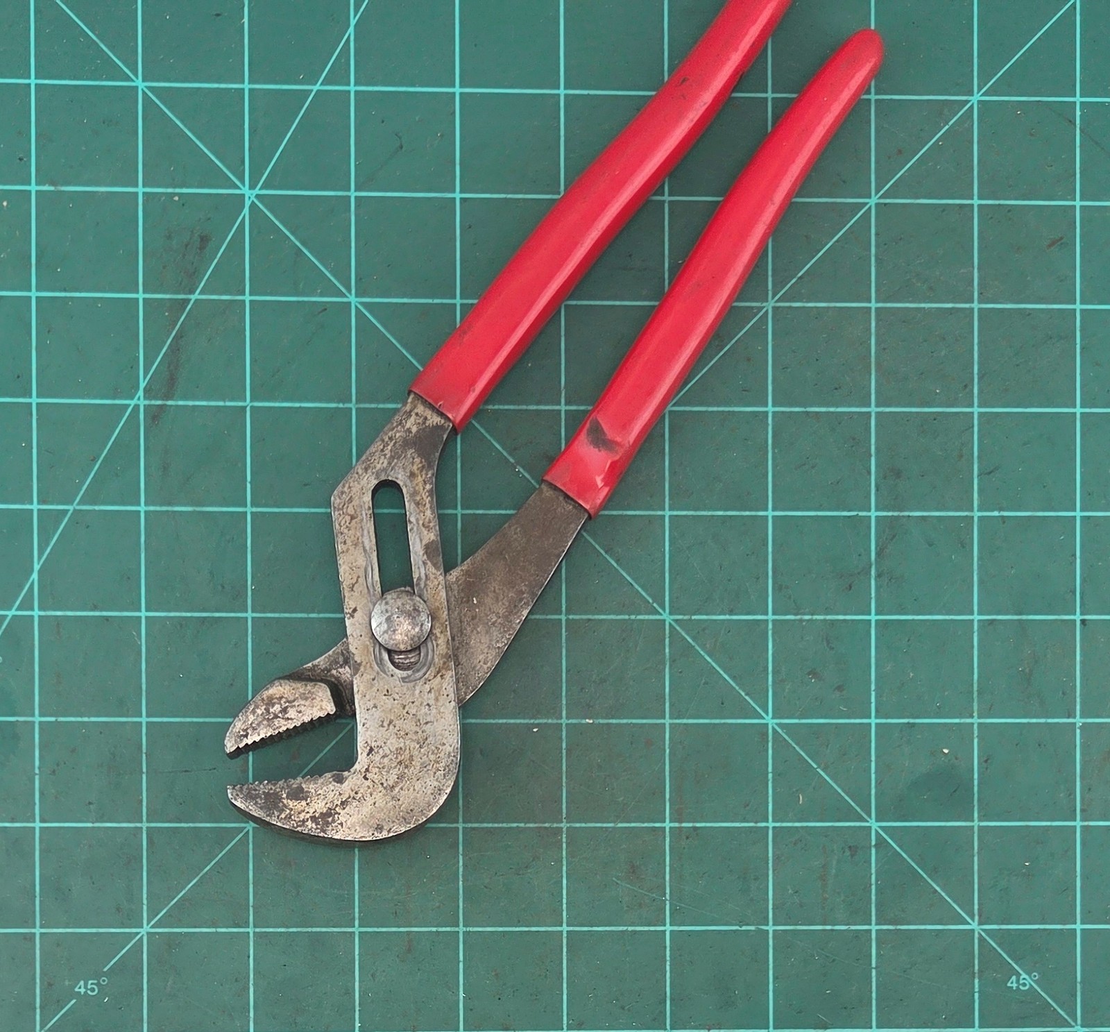 Mac Tools Groove Joint Water pump Pliers P301814