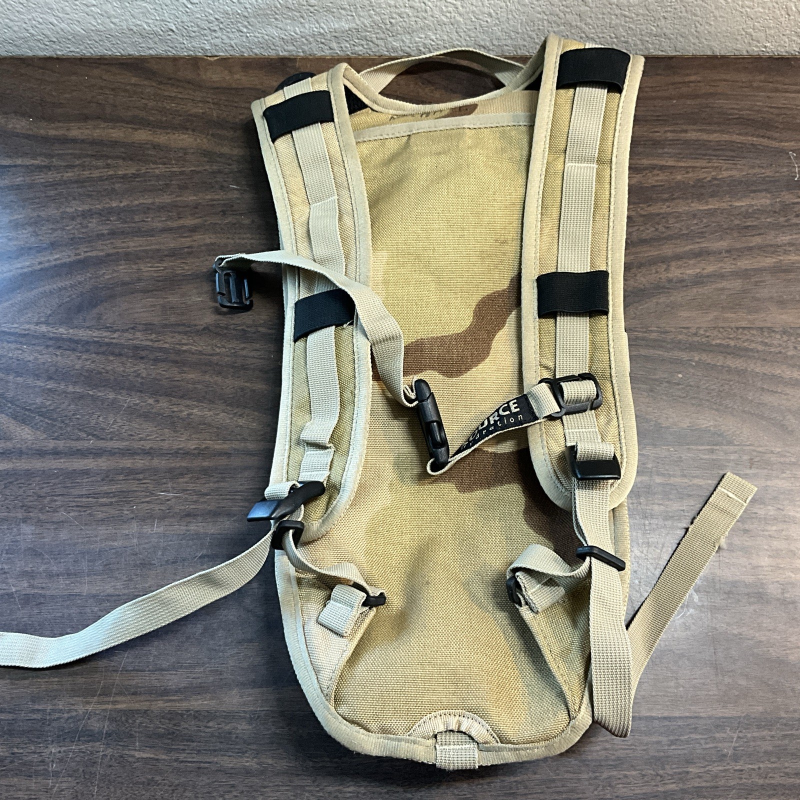 Source Hydration System Carrier with Bladder Desert