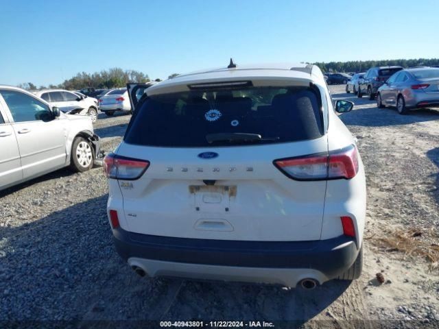 ESCAPE 2021 Glove Box 4523613