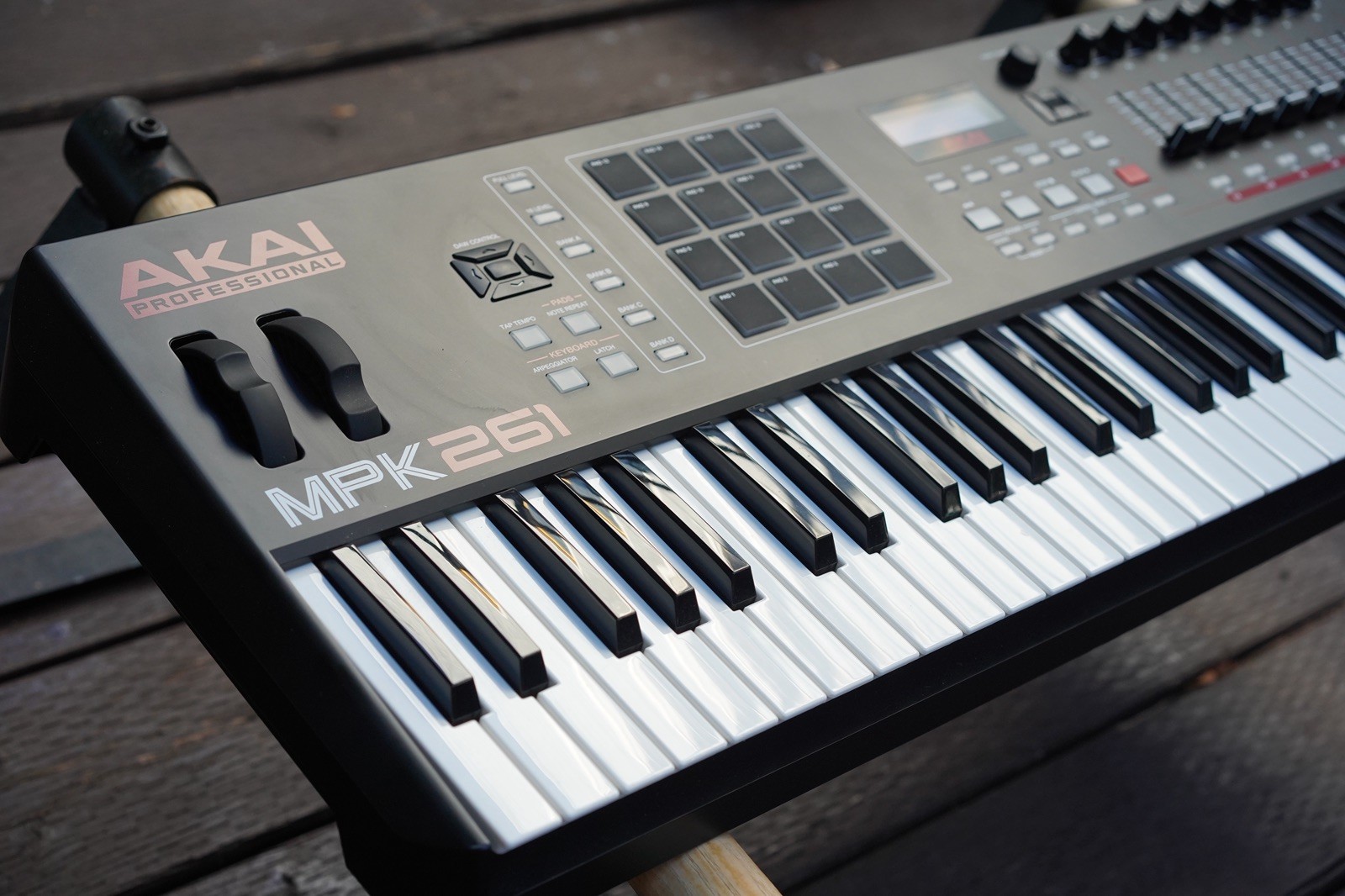 Akai MPK261 61Key MIDI Keyboard Controller-Mint Condition - Includes USB-C Cable
