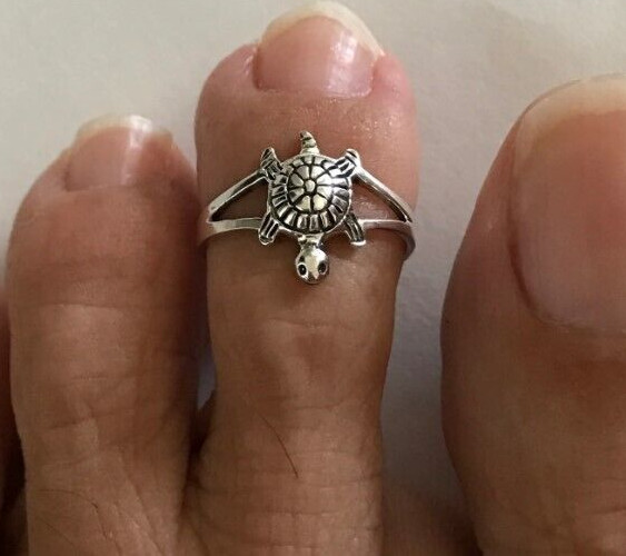 Womens Beautiful Solid Metal Adjustable Turtle Toe Ring White Gold Plated Silver