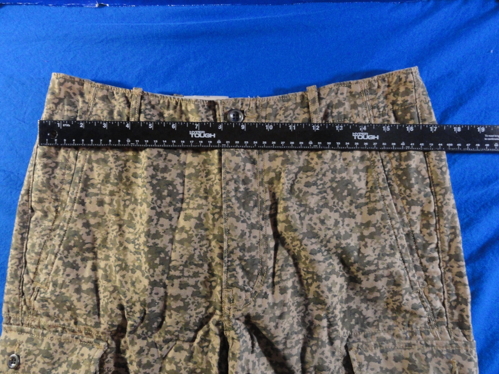 NEW LEVIS BROWN GREEN CAMO BELOW WAIST & KNEE RELAXED FIT CARGO SHORTS WAIST 32