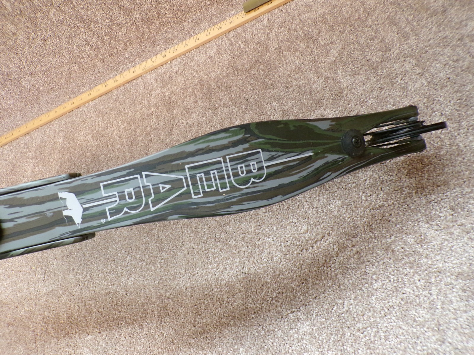 Vtg NOS Bear Flare II Compound Bow 70#