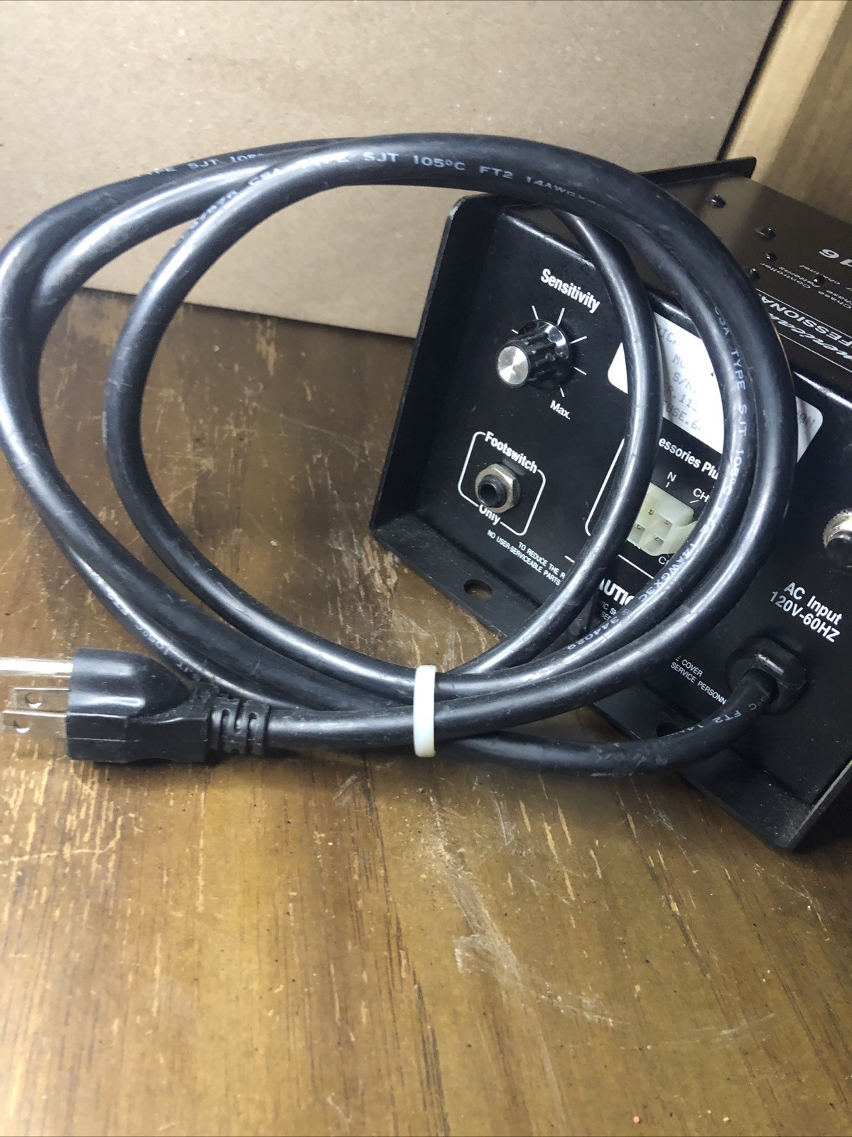 AMERICAN DJ PROFESSIONALS CC-2016 CHASE CONTROLLER 600 WATTS BY CHANNEL