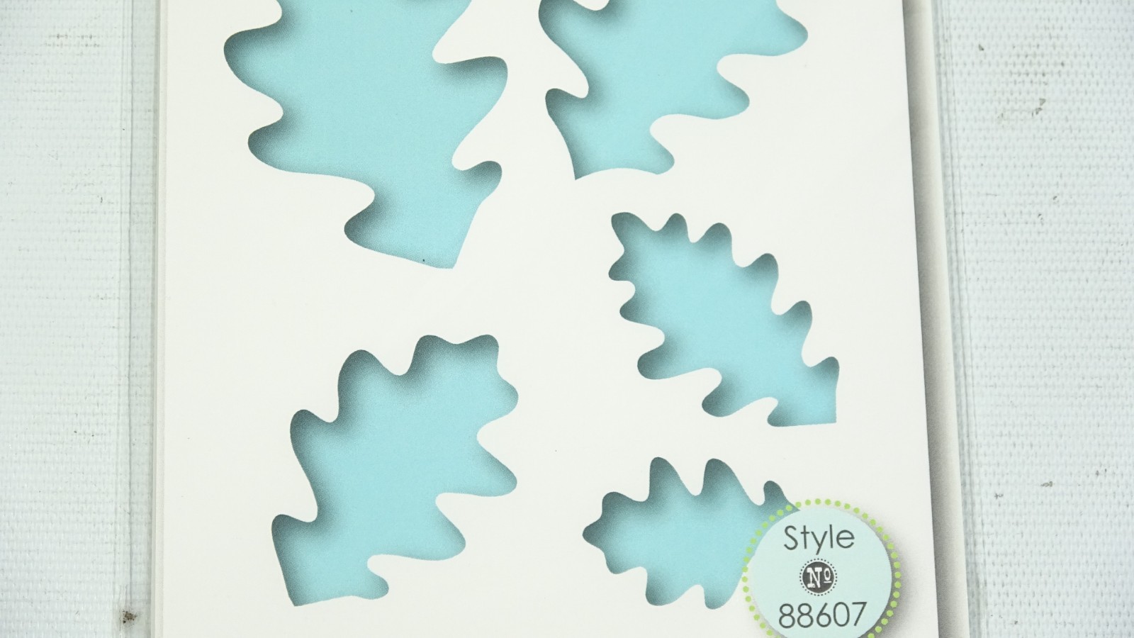 2016 Memory Box Designer Stencil Lovely Oak 88607