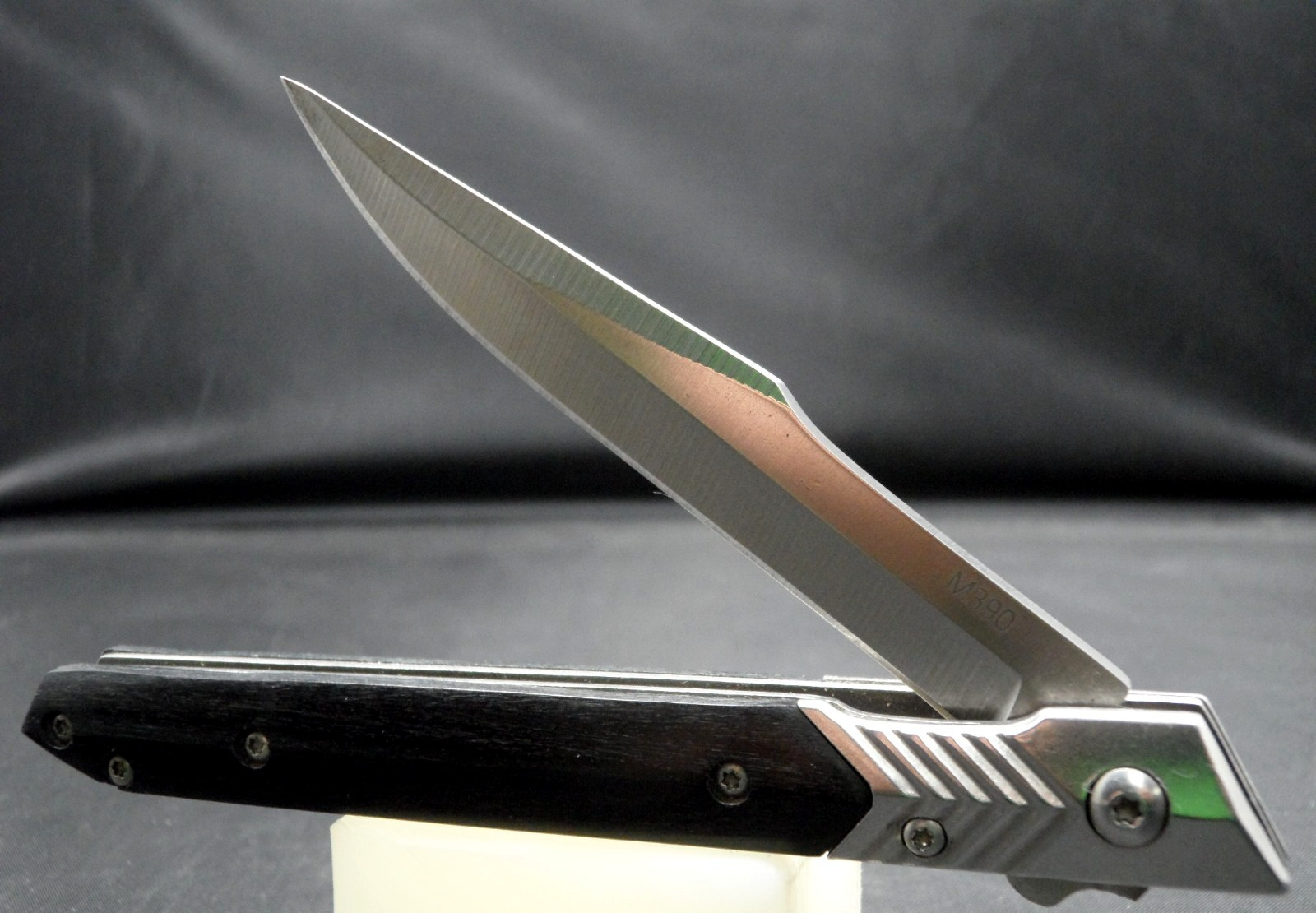 Slim 3-1/2'' Bladed Flip Knife Stainless steel With Black Composite Scales