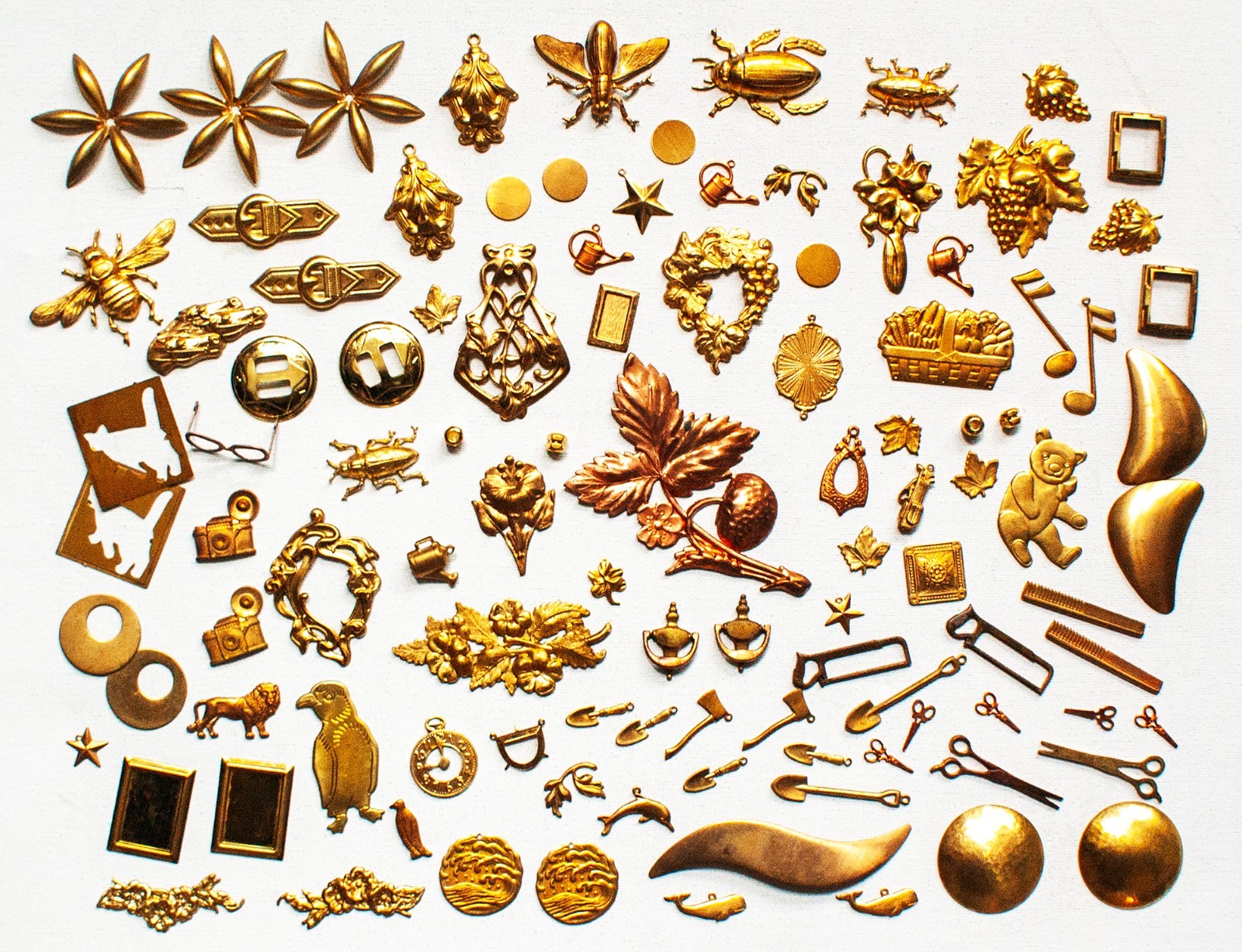 Lot 188 - 8.2 oz (102 pcs) VINTAGE BRASS STAMPINGS, Fox, Art Nouveau