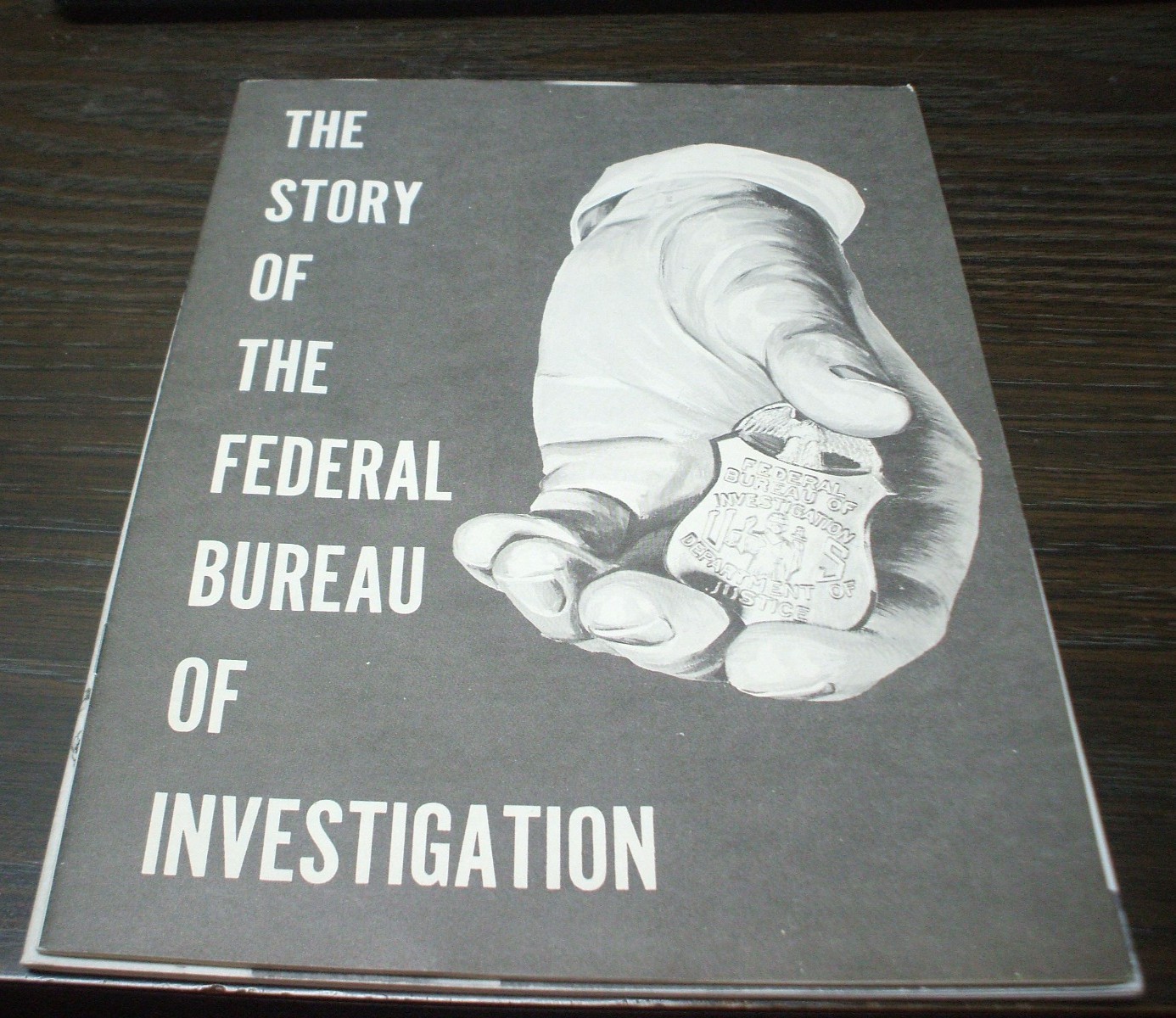 THE STORY OF THE FEDERAL BUREAU OF INVESTIGATION FBI Brochure - 1975