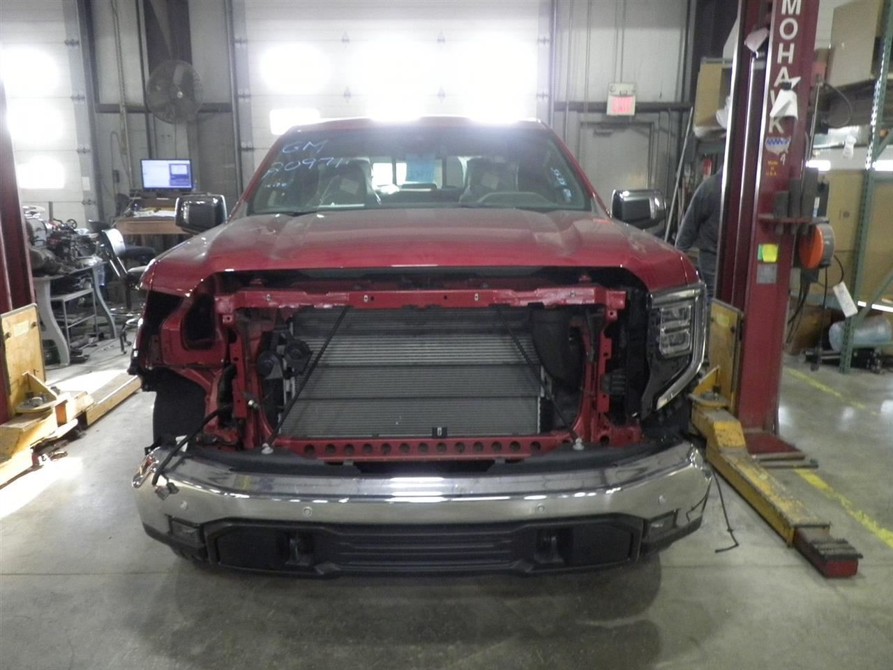 2026 Sierra 1500 SLT 5.3L Upper Air Shutter