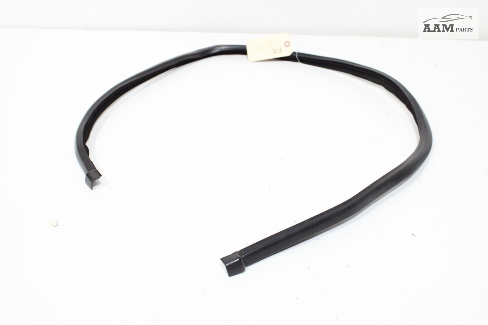 19-23 VOLVO VNL 760 FRONT RIGHT SIDE DOOR WINDOW WEATHERSTRIP SEAL OEM