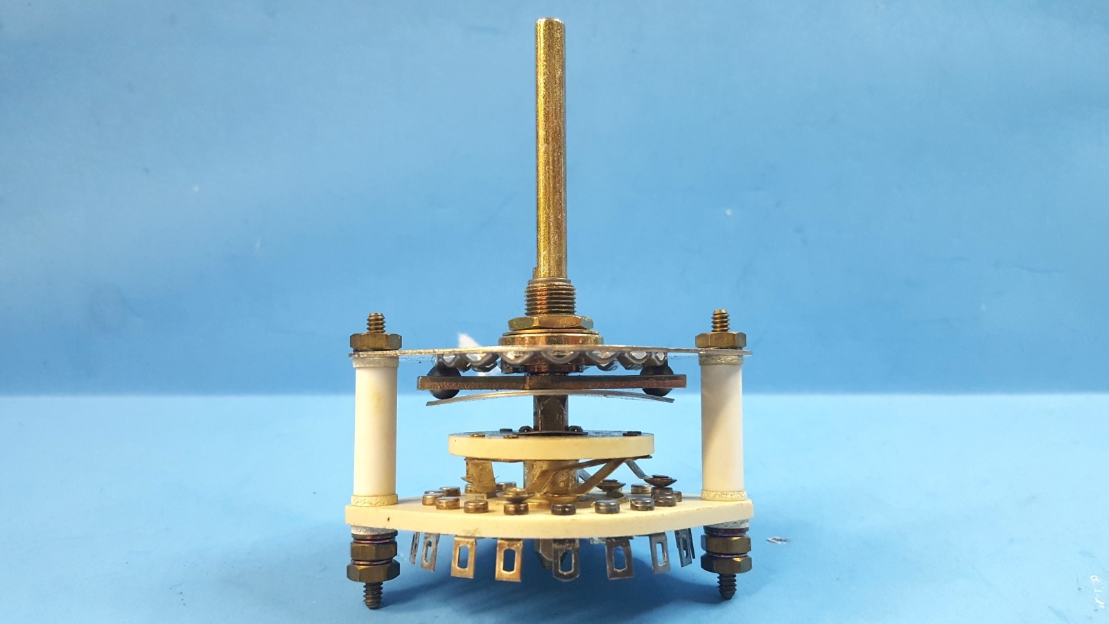 One Pc- Rotary Switch, JV9002, ELECTROSWITCH, 3 POLES, 5 POSITIONS, SHORTING