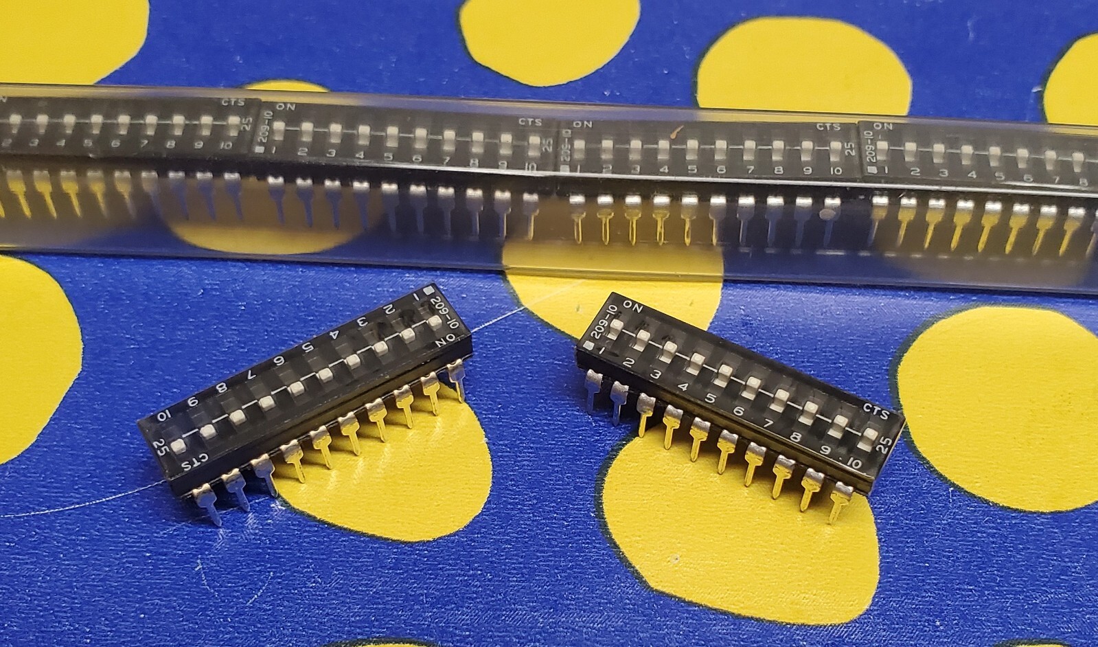 CTS 209-10LPST 10 Position DIP Flush Slide Switch SPST -- Lot of 4 --  NEW