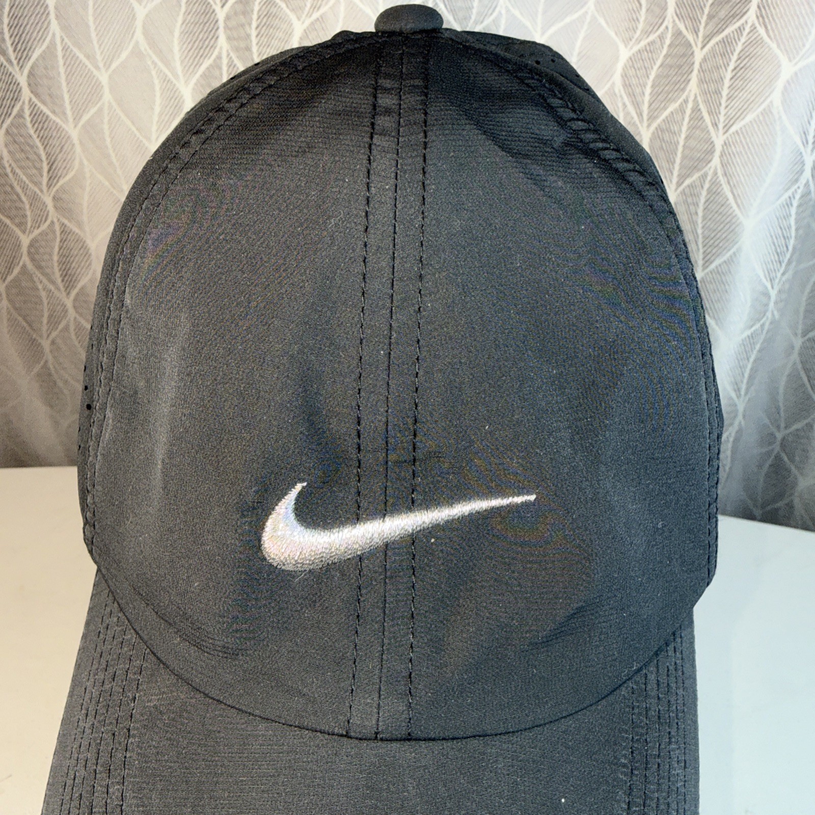 Nike Golf Lt Wt black Polyester Hat Cap w Sparkle White Swoosh Vented Hook Loop