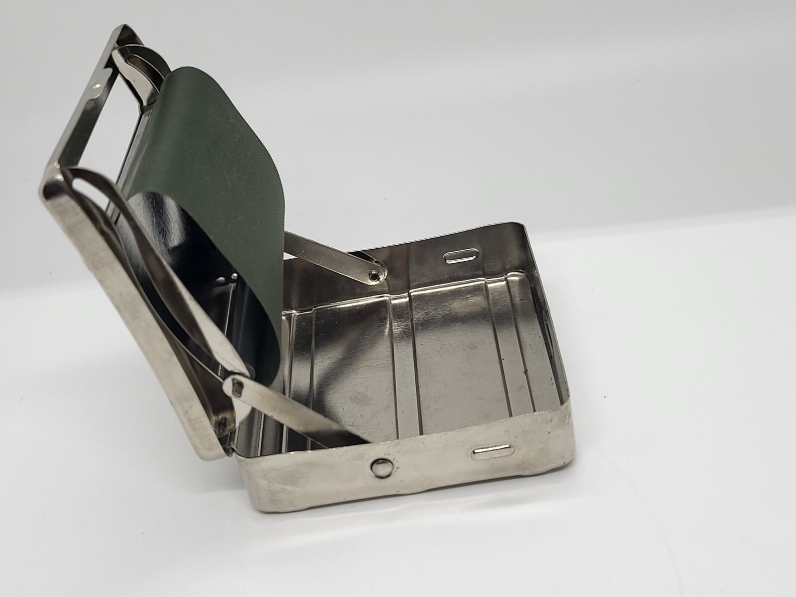 Automatic Cigarette Rolling Machine, Metal Box Cigarette Case PIRATE Skull