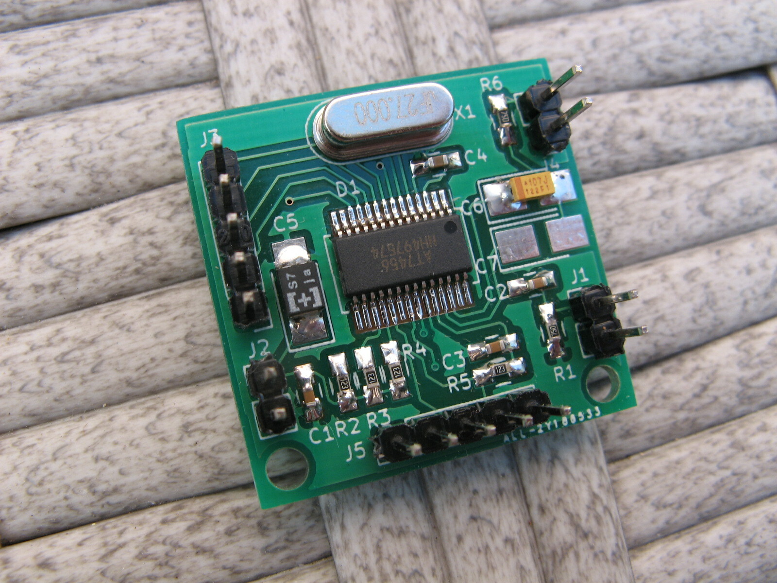 IC MAX7456 board. It outputs OSD text, graphic to Display, TV, Video DIY KIT