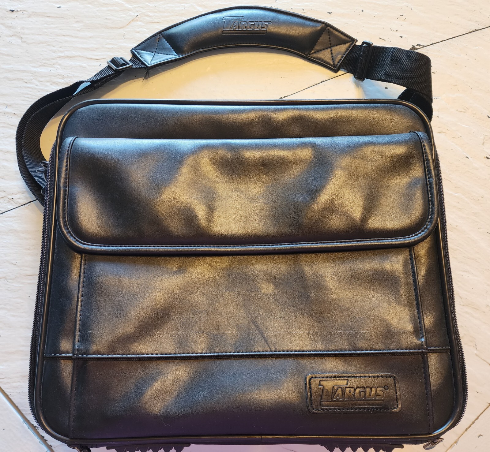 Targus OCU2 Laptop Computer Case Bag Padded Carry On Shoulder Strap Luggage
