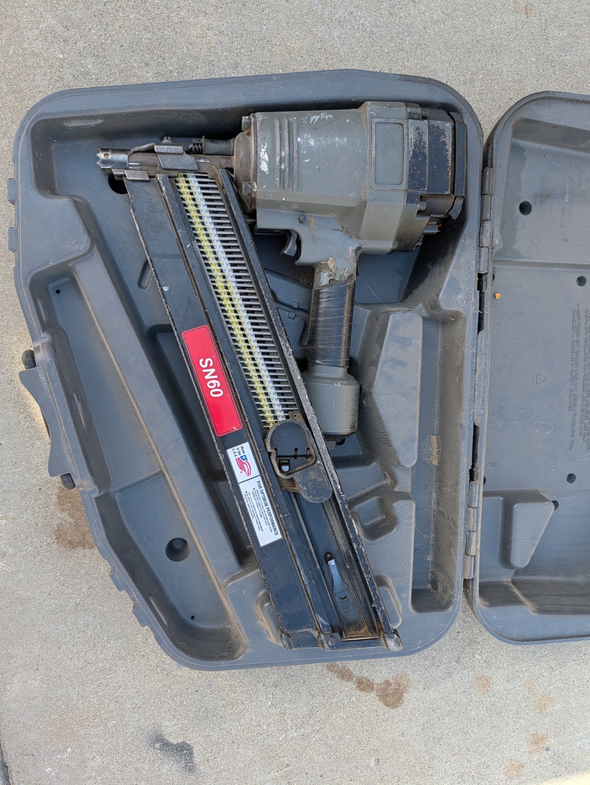 SENCO SN60 AIR POWERED METAL CONNECTOR NAILER, WITH CASE AS IS PARTS REPAIR