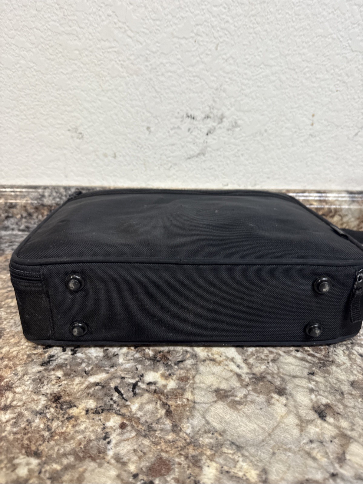 Sony VPL-CS4 LCD Data Projector With Power Cable Remote And Carry Case