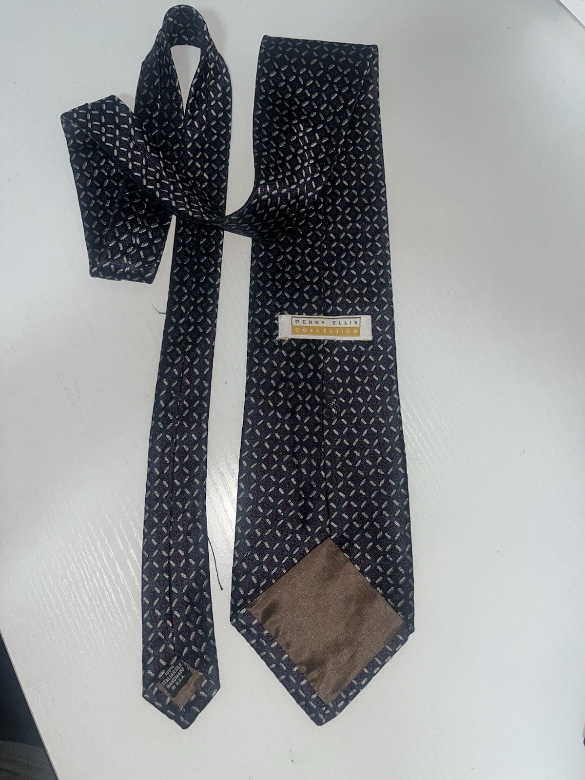 Perry Ellis Collection Silk Tie Navy Geometric Pattern Classic Mens Necktie