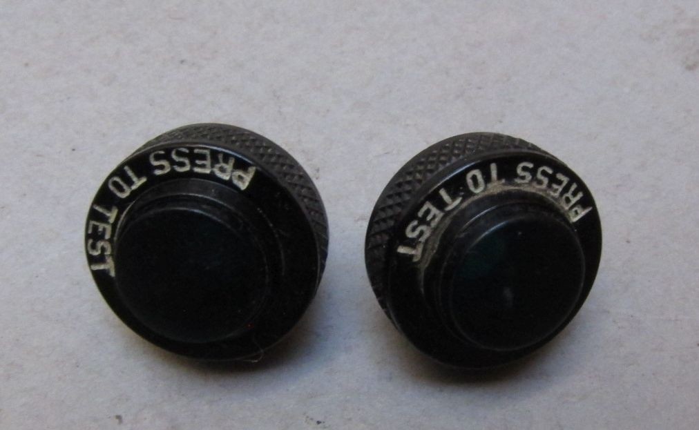 2 Vtg Aircraft Marco Press to Test Indicator Lamp GREEN Caps for MS25041-7