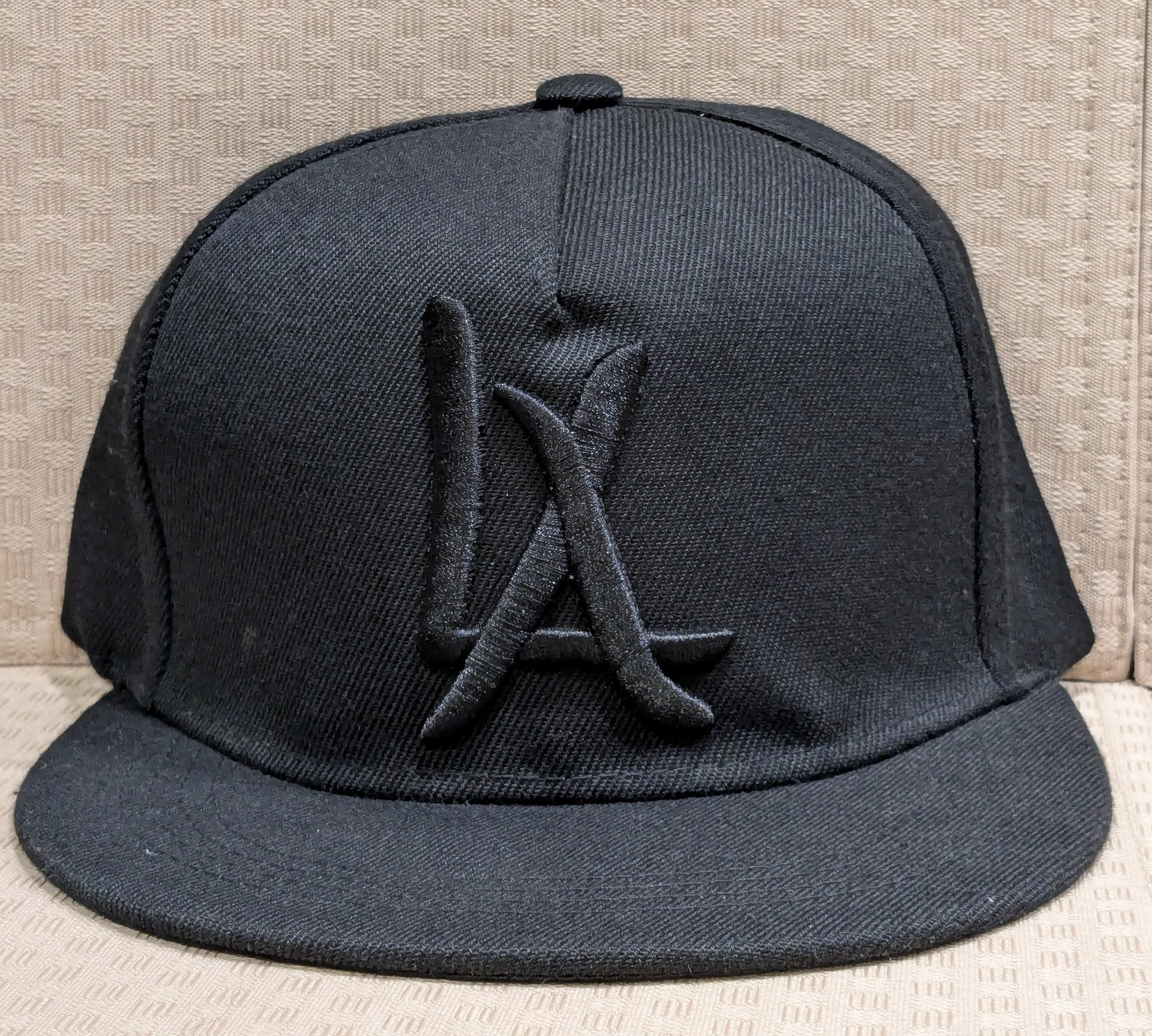 N10 Classic Punk Hip-Hop Snapback Baseball Hat-Black w Black Embroidered "L A"