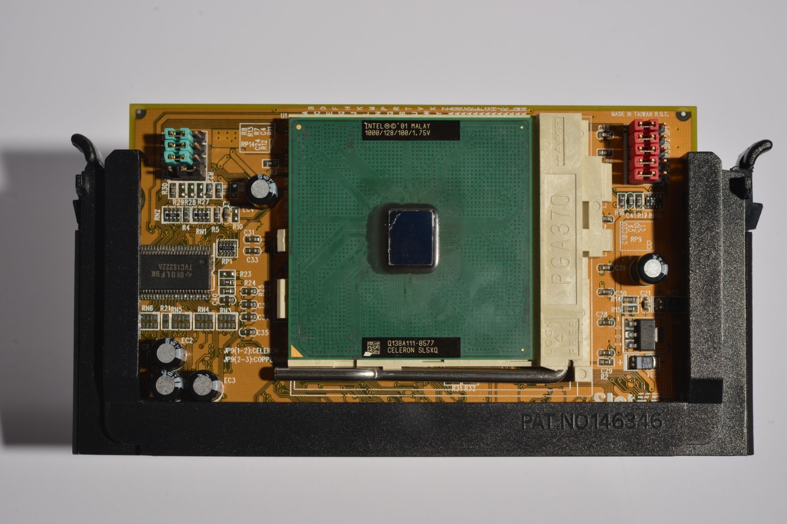 Abit SlotKET III V 1.1 Slot 1 to Socket 370 CPU Adapter AB-FC370 with Intel 1GHz